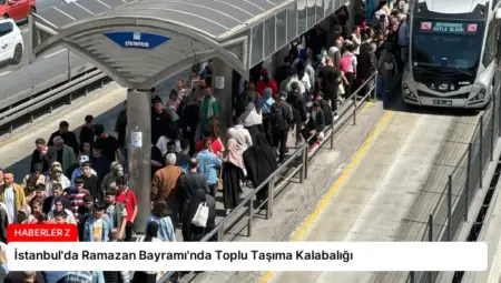 İstanbul’da Ramazan Bayramı’nda Toplu Taşıma Kalabalığı